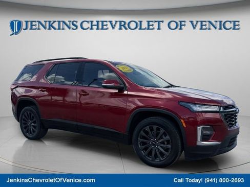 Used 2023 Chevrolet Traverse RS FWD image 1