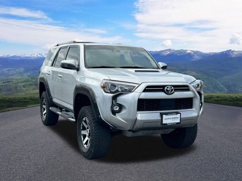 Used 2021 Toyota 4Runner TRD Off-Road AWD/4WD image 8