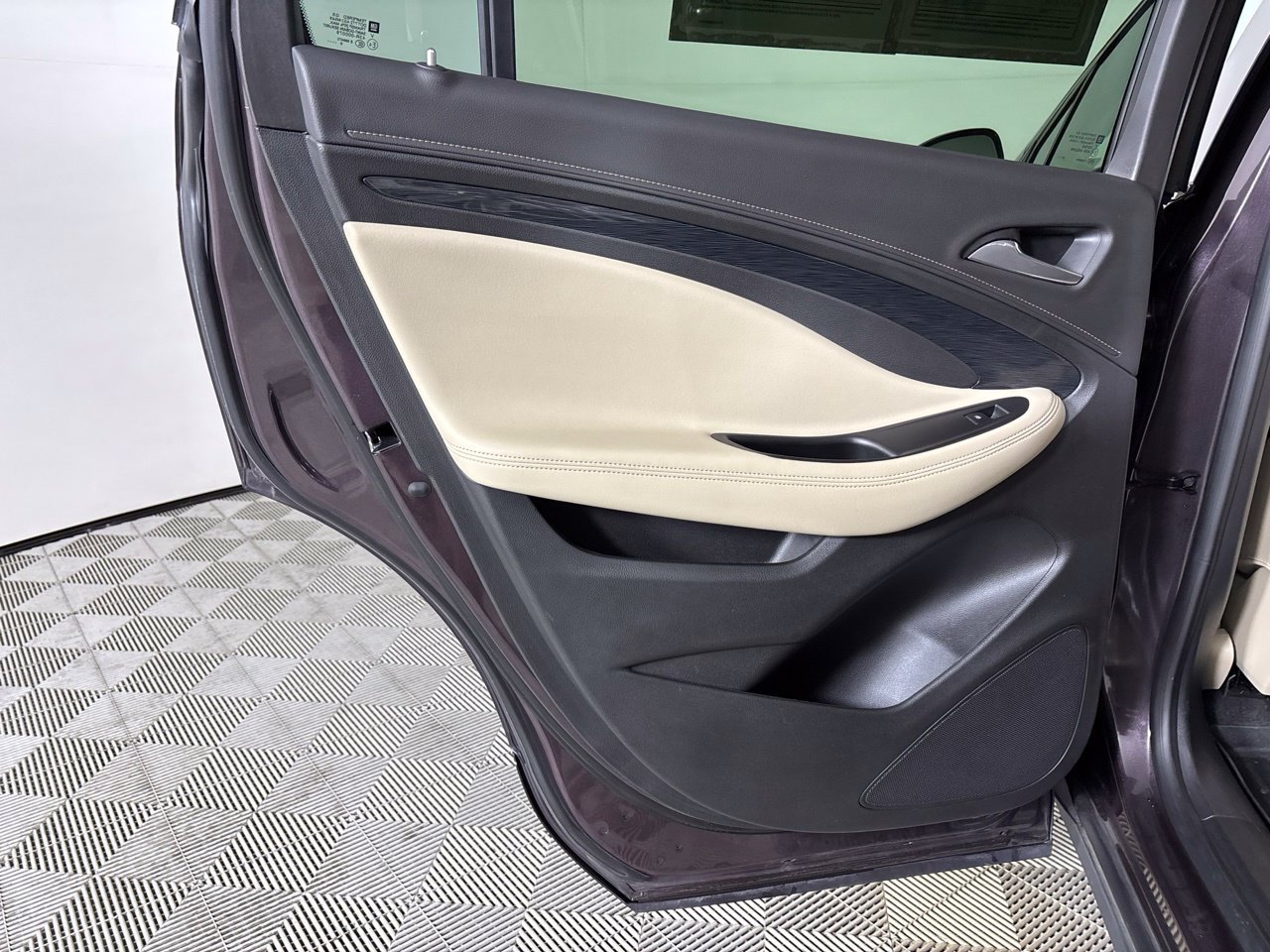 Used 2017 Buick Envision Preferred FWD image 19
