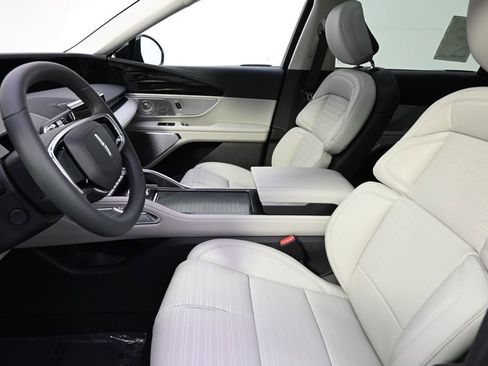 New 2026 Lincoln Nautilus Reserve image 13