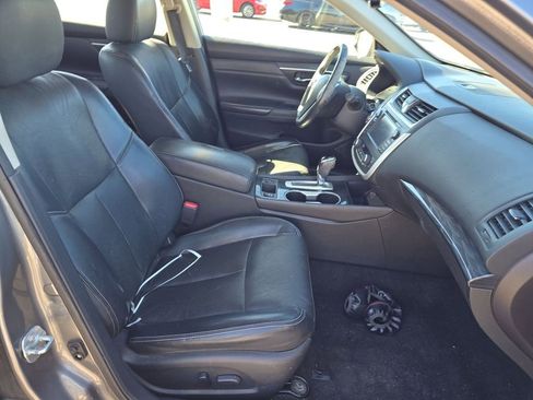 Used 2016 Nissan Altima 2.5 SL w/ 2.5 Technology Package image 8