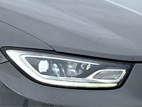 Used 2023 Chrysler Pacifica Touring-L FWD image 18