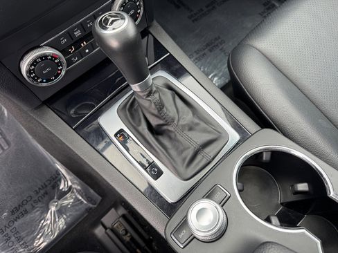 Used 2011 Mercedes-Benz GLK 350 4MATIC image 22