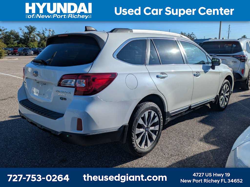 Used 2017 Subaru Outback 2.5i Touring w/ Popular Package #5A AWD/4WD image 2