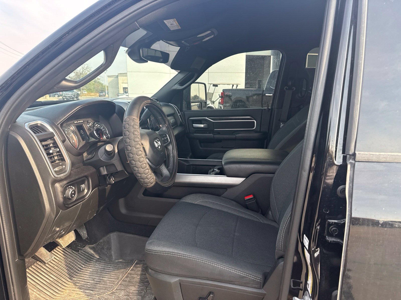Used 2024 RAM 3500 Big Horn w/ Night Edition AWD/4WD image 9