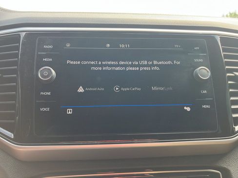 Used 2022 Volkswagen Atlas Cross Sport SE FWD image 16