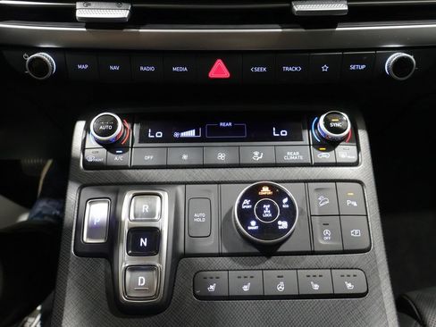 Used 2024 Hyundai Palisade Limited AWD/4WD image 34