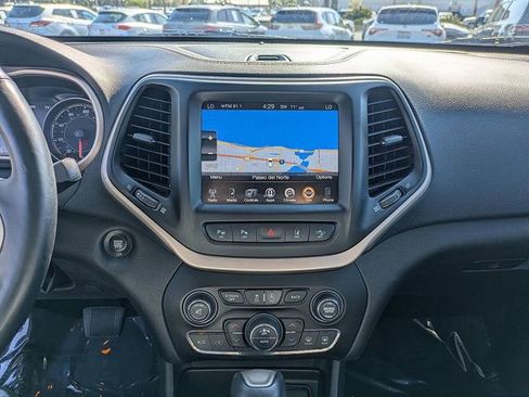 Used 2017 Jeep Cherokee Limited w/ Technology Group FWD image 24