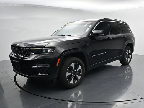 Used 2024 Jeep Grand Cherokee Limited 4xe AWD/4WD image 4