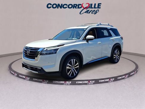 Certified 2024 Nissan Pathfinder Platinum AWD/4WD image 4