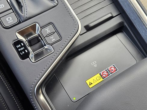 Used 2025 Lexus GX 550 image 26