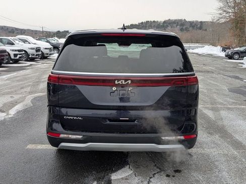 Used 2024 Kia Carnival LX image 6