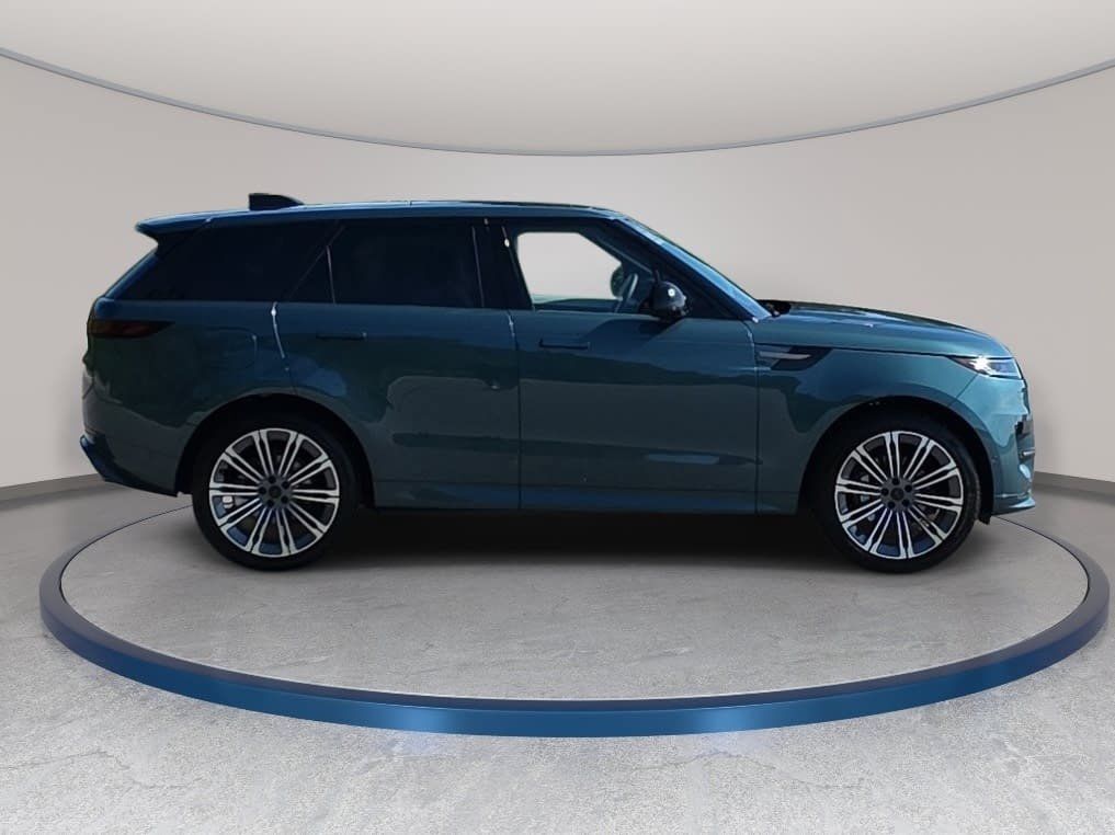 New 2027 Land Rover Range Rover Sport Dynamic SE AWD/4WD image 4