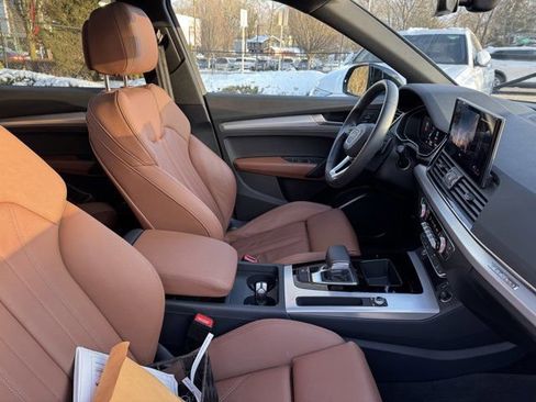 Certified 2025 Audi Q5 2.0T Premium w/ Convenience Plus Package image 28
