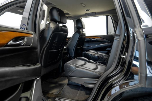 Used 2020 Cadillac Escalade 2WD image 44