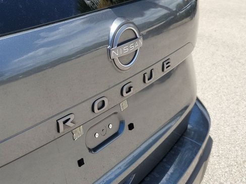Used 2025 Nissan Rogue SV FWD image 6