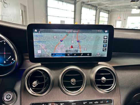 Used 2022 Mercedes-Benz GLC 300 4MATIC image 7
