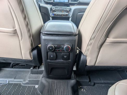 Used 2022 Ford Explorer Limited w/ Equipment Group 301A RWD image 33