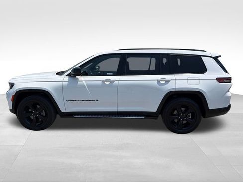 Used 2023 Jeep Grand Cherokee L Laredo AWD/4WD image 4