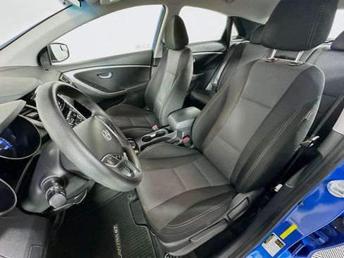 Used 2017 Hyundai Elantra GT FWD image 13