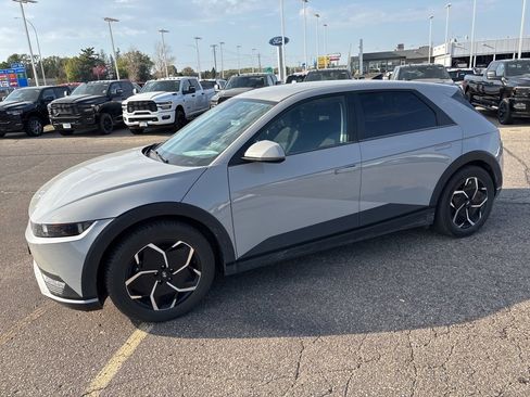 Certified 2022 Hyundai Ioniq 5 SE image 1