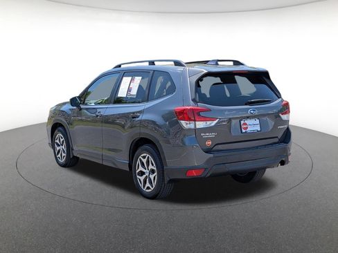 Used 2020 Subaru Forester Premium AWD/4WD image 6