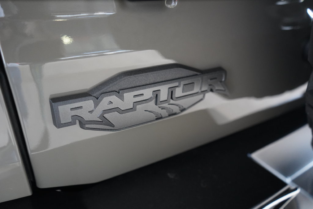 New 2026 Ford Bronco Raptor w/ Interior Carbon Fiber Pack AWD/4WD image 6