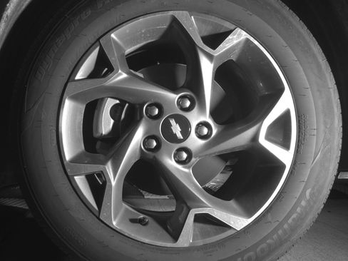 Used 2025 Chevrolet Trax LT FWD image 12