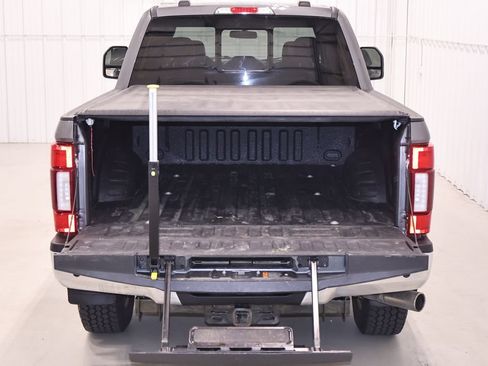 Certified 2022 Ford F250 Lariat w/ Lariat Ultimate Package AWD/4WD image 38