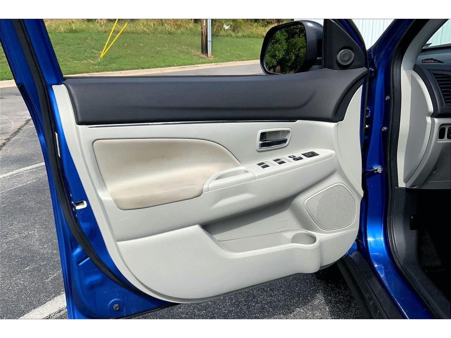 Used 2021 Mitsubishi Outlander Sport ES FWD image 19