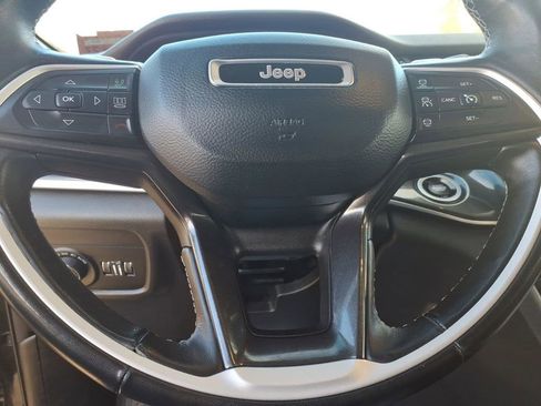 Used 2022 Jeep Grand Cherokee L Laredo w/ Luxury Tech Group I image 17