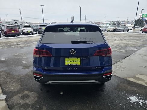 Used 2022 Volkswagen Taos SE w/ Panoramic Sunroof Package image 4
