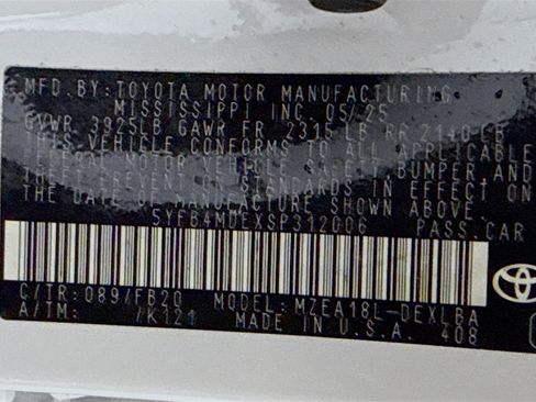 Used 2025 Toyota Corolla LE image 39