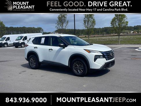 Used 2024 Nissan Rogue S image 1