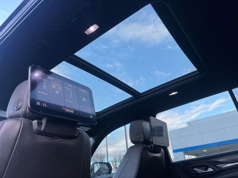 Used 2021 GMC Yukon XL Denali w/ Denali Premium Package image 14