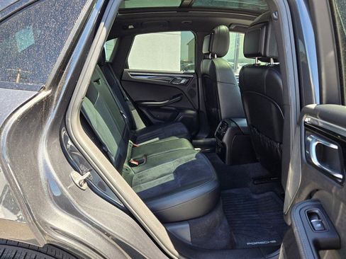 Used 2017 Porsche Macan image 11