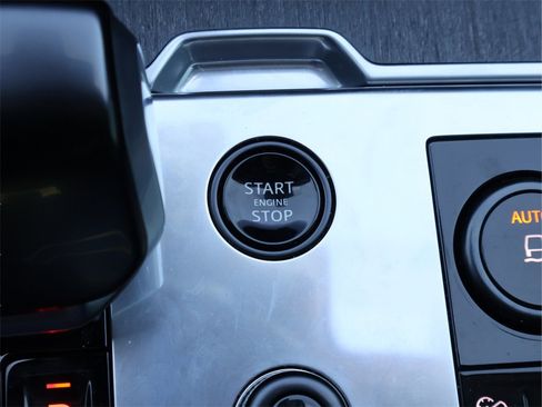 Certified 2023 Land Rover Range Rover SV image 16