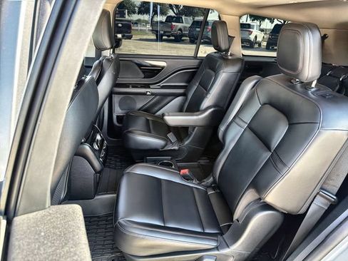 Used 2024 Lincoln Aviator 2WD w/ Premium Package image 23