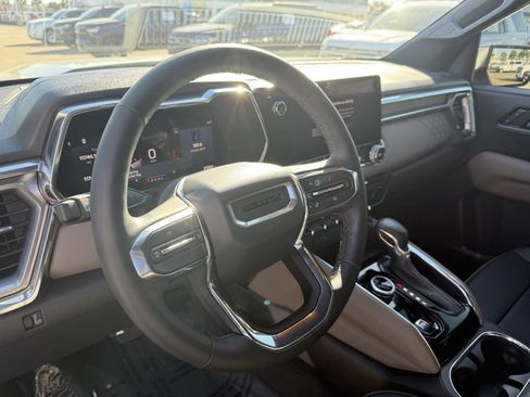 Used 2023 GMC Canyon Denali image 25
