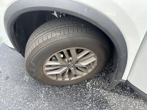 Used 2025 Nissan Rogue S FWD image 6