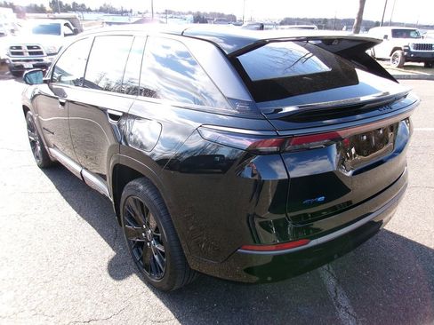 Used 2024 Jeep Wagoneer Launch Edition image 4