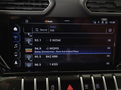 Used 2022 Lamborghini Urus image 46