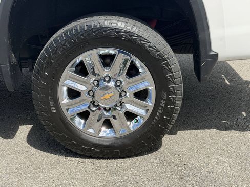 Used 2024 Chevrolet Silverado 3500 High Country w/ High Country Premium Package AWD/4WD image 16