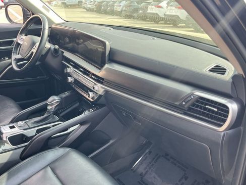 Used 2025 Kia Telluride S FWD image 33