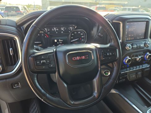 Used 2021 GMC Sierra 1500 AT4 w/ AT4 Preferred Package AWD/4WD image 17