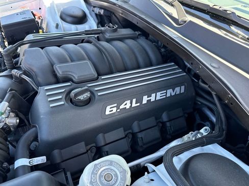 Used 2023 Chrysler 300 C RWD image 34