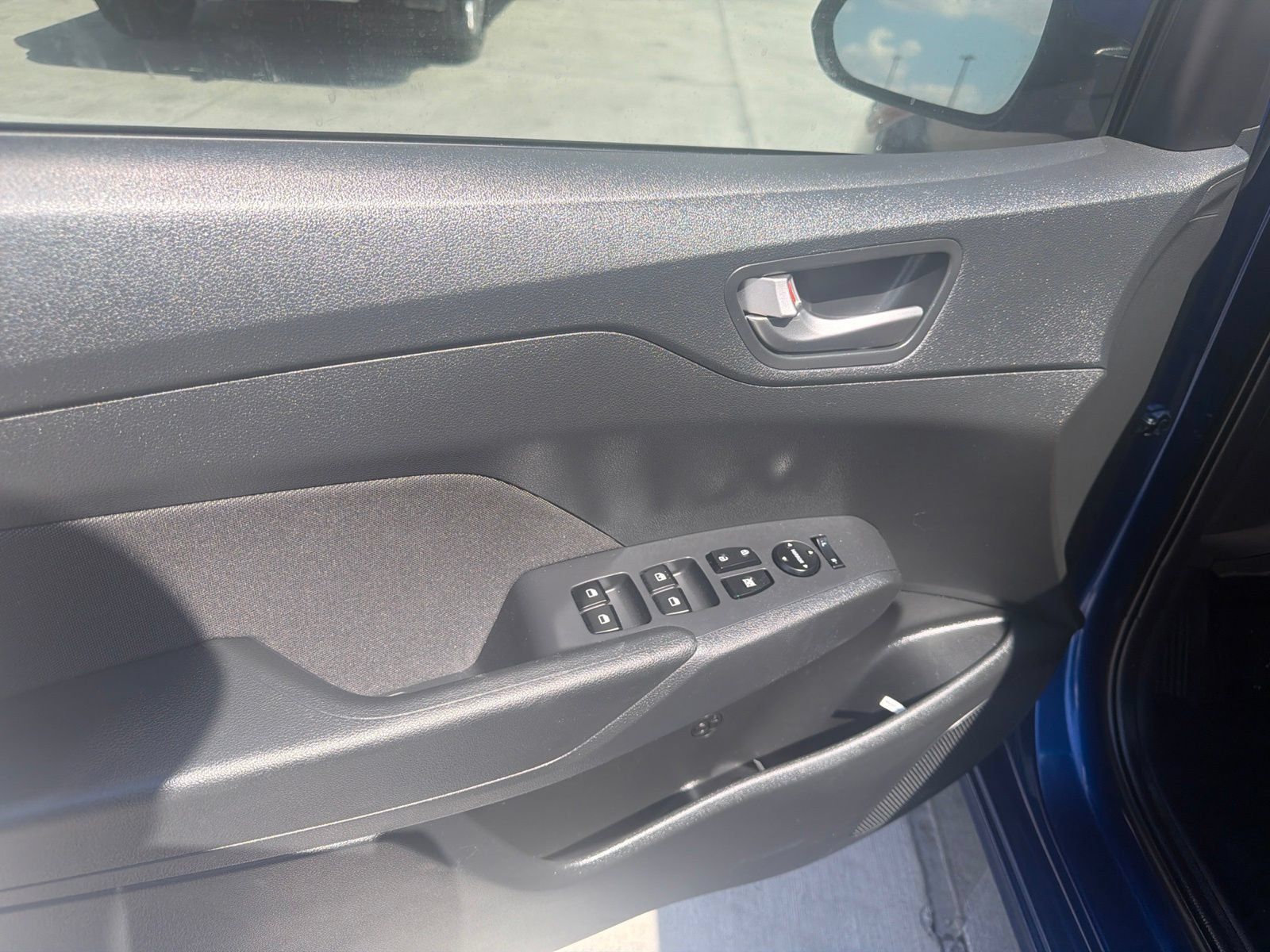 Used 2022 Hyundai Accent SE FWD image 12