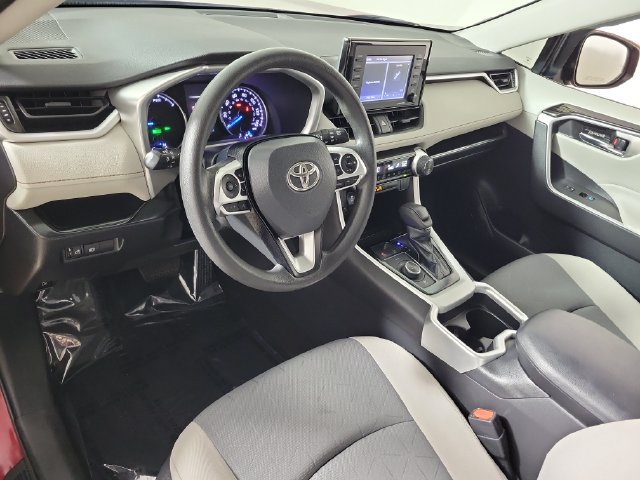 Used 2021 Toyota RAV4 XLE AWD/4WD image 18