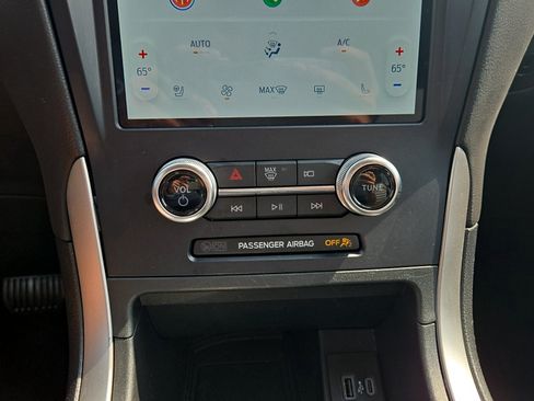 Certified 2024 Ford Edge SEL w/ Convenience Package AWD/4WD image 19