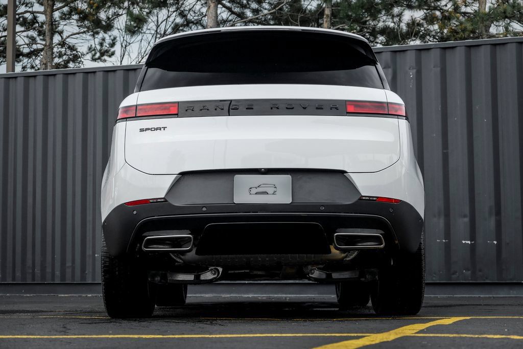 New 2026 Land Rover Range Rover Sport SE AWD/4WD image 7